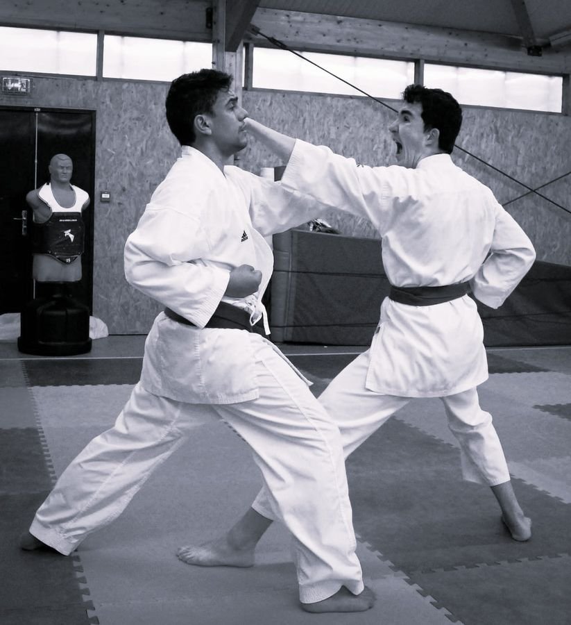 Combat de karaté (kumite) au CYAM
